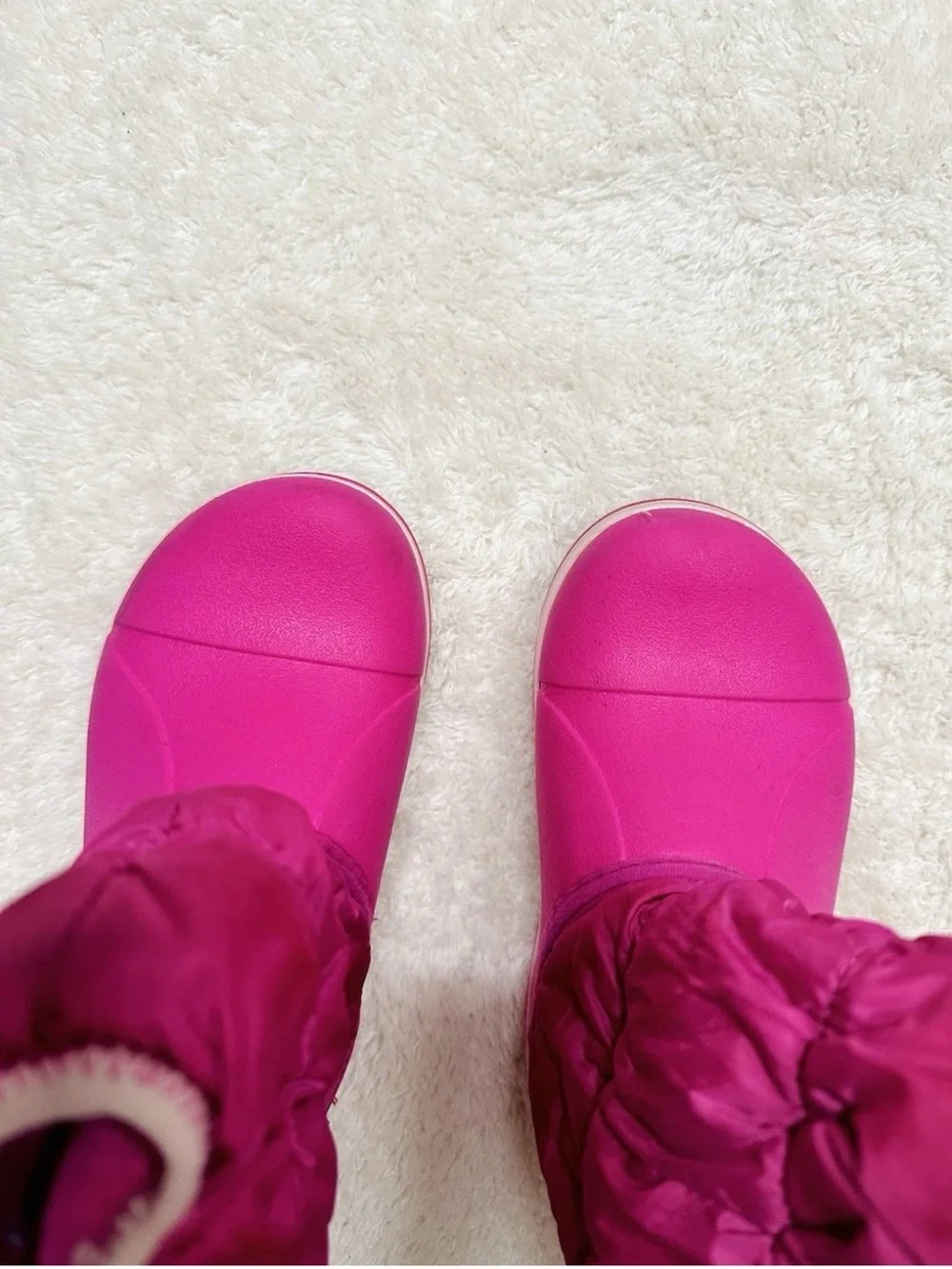 Crocs Girls Puff Winter Snow Boots Size 10C bright pink Excellent Condition